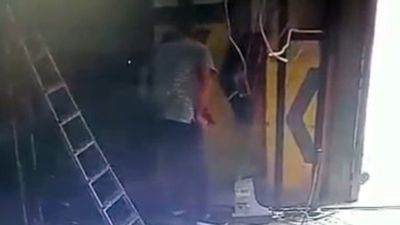 İstanbul'da ustaya ait matkabı çalan hırsız kameraya yakalandı