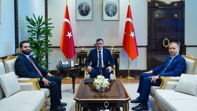 Cumhurbaşkanı Yardımcısı Cevdet Yılmaz, Suriye İçişleri Bakanı Hattab'ı kabul etti