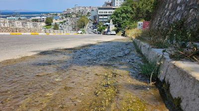 Balıkesir'de boşa akan su tepki çekiyor