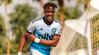 Eski Galatasaraylı Wilfried Zaha takımında olay çıkardı