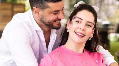 Berk Oktay'dan 'boşanma' iddiasına fotoğraflı yanıt