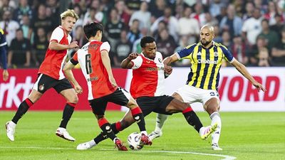 Fenerbahçe, Feyenoord'a yenildi