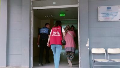 Hatay'da çocuklarını kullanarak insanları istismar eden dilenciler yakalandı