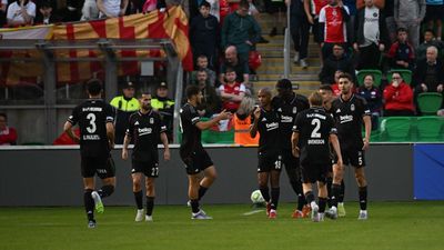 Beşiktaş, St. Patrick's karşısında rahat kazandı