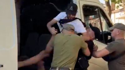Ukrayna’da zorla askere alım işlemleri devam ediyor