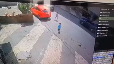 İstanbul'da küçük çocuğa otomobili ile çarptı: Hiçbir şey olmamış gibi uzaklaştı