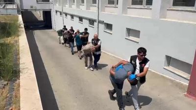 Adana'da uyuşturucu satıcıları ifadeleriyle şaşırttı: 5 tutuklama