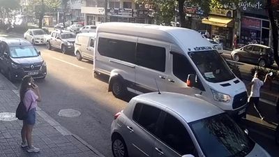 Tekirdağ'da 'yol verme tartışması' kamerada: Nacak ile saldırdı