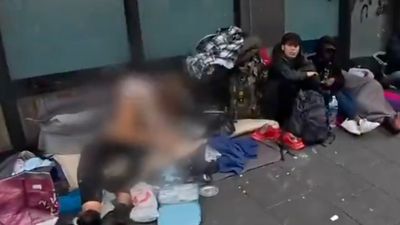 Ünlü Youtuber paylaştı: Almanya'da sokaklar evsizler ve uyuşturucu bağımlıları ile dolu
