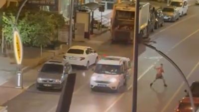 Yalova'da yoldan geçen araçlara bıçaklı saldırı: Gözaltına alındı
