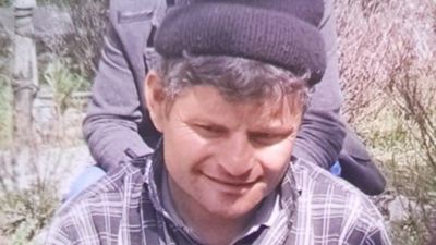Antalya'da yolun karşısına geçtiği sırada otomobil çarpması sonucu öldü