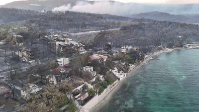 Çanakkale'de yanan villalar görüntülendi