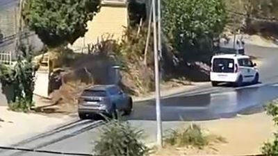 Tekirdağ'da su patlağı fırsata dönüştü: Araçlarını yıkadılar