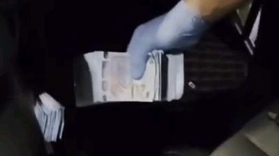 Bulgaristan'da koltuk ve gösterge paneline gizlediği 55 bin euro ile yakalandı