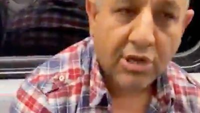 İstanbul'da metroda gizlice kadınların fotoğrafını çekti: Fark edilince telefonunu kırdı