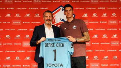 Berke Özer, Lille'e transfer oldu
