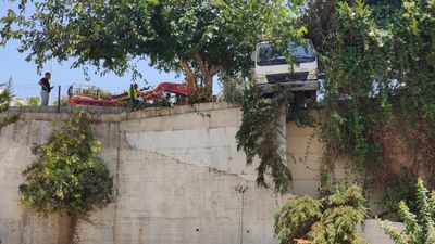 Aydın'da freni boşalan kamyoneti durdurmak için peşinden koştu: O anlar kamerada