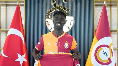 Galatasaray'da Davinson Sanchez'in sözleşmesi uzatıldı