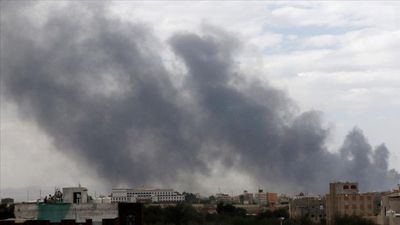 Yemen'in başkenti Sana'da patlamalar duyuldu