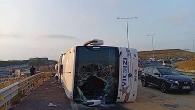 Kuzey Marmara Otoyolu'nda yolcu otobüsü devrildi: 4 ölü, 20 yaralı