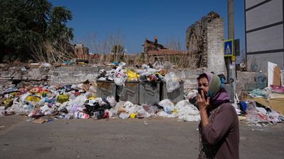 İzmir'de çöp krizi: Belediye bir şey yapmıyor