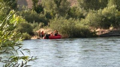 Bingöl'de nehirde mahsur kalan 4 kişi kurtarıldı