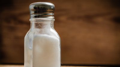 Fazla tuz tüketimi sağlığınızdan edebilir: Felç olma riskini artırıyor