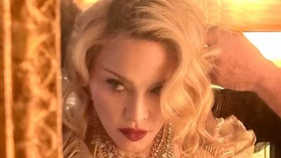 Madonna'dan dikkat çeken paylaşım! Yanlışlıkla kızının göğsünü açtı