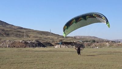 Merakla paraşütçü oldular: Çankırı'nın 'uçan adamları'
