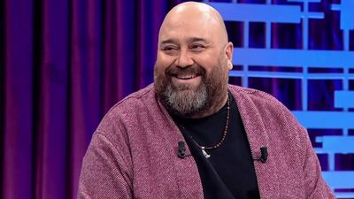 Somer Şef aşka geldi, öpücüklü pozlar verdi! 