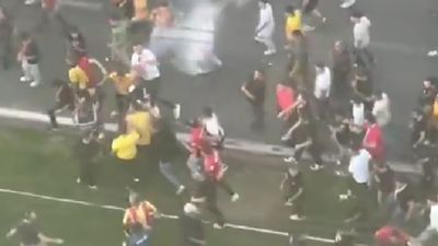 Kayserispor taraftarından Galatasaray'ın kaldığı otele saldırı!