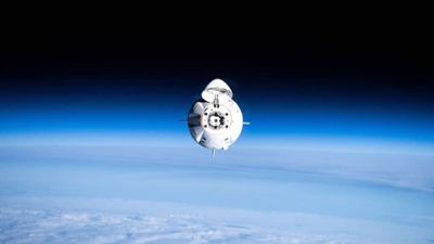 Dragon kapsülü, 2 tondan fazla malzemeyle uzay istasyonuna fırlatıldı