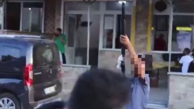 Tekirdağ'da sokak röportajı sırasında havaya ateş açan çocuk yakalandı