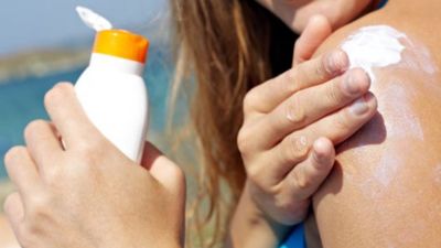 Güneş kremleri böyle bozuluyor:  Kutuyu açar açmaz bu işarete dikkat!