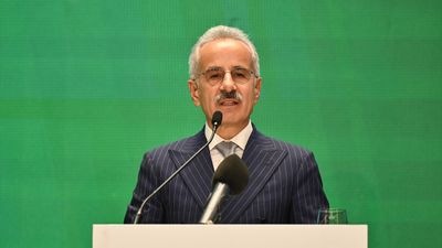 Bakan Uraloğlu açıkladı: BTK ile Türk Telekom arasındaki anlaşma 2050'ye kadar uzatıldı