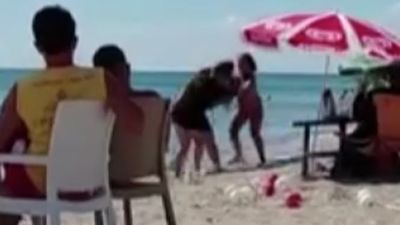 İstanbul'da 'sigara dumanı' kavgası: Bir kadın diğerinin kolunu ısırdı