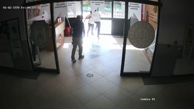 Kocaeli'de sahte beyan ile işlem yapmak istedi: Reddedilince okul idaresine bıçakla saldırdı