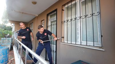 Antalya'da 'apartmana yeni taşınan yaşlı çift' alarmı