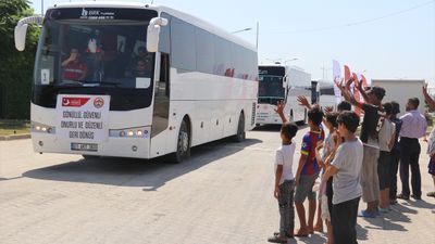 Adana'da 160 Suriyeli daha ülkesine uğurlandı: Yardımlarınız için teşekkür ederiz