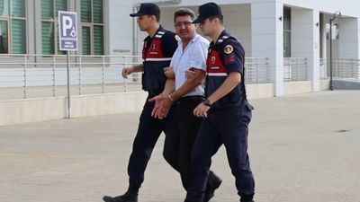 Adana'da 500 TL için kiracısını öldüren öğretmen gözyaşlarına boğuldu