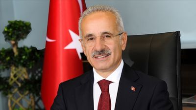 Abdulkadir Uraloğlu: Demir yolu tesislerinde 4 güneş enerjisi santrali devreye alındı