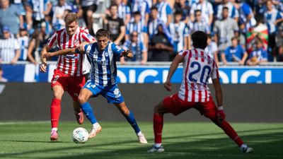 Atletico Madrid, Deportivo Alaves engelini aşamadı