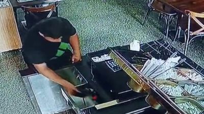 İstanbul'da restorandan içerisinde bin dolar ve 10 bin TL olan cüzdanı çaldı