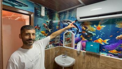 Hatay'da kavurucu sıcağa karşı işletmesinin 2,5 metrekarelik tuvaletine klima taktırdı