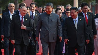 Dünyanın konuştuğu görüntüler: Putin, Kim ve Şi bir arada