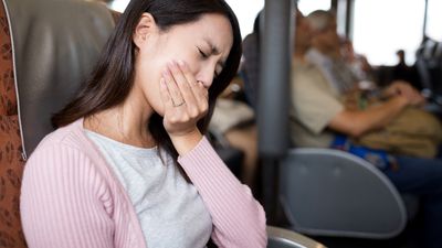 Yolculuğa çıkmak kabus olmasın: Mide bulantısını engelleyen besinler