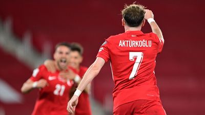 A Milli Futbol Takımı'nda küslük yok! Kerem ve Yunus birlikte sevindi