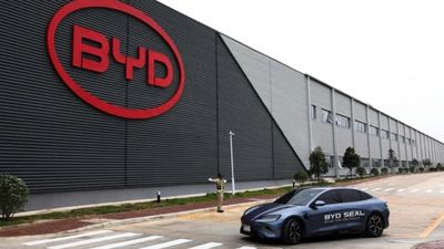 BYD, zorlu rakipler nedeniyle satış hedefini aşağı çekti