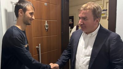 Erzincan Valisi Aydoğdu’dan babası yoğun bakımdaki öğrenciye destek