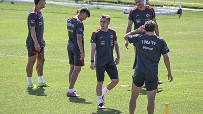 Hazırlık maçlarında giyilen formalarda isim yazılmamasının nedeni bakın neymiş